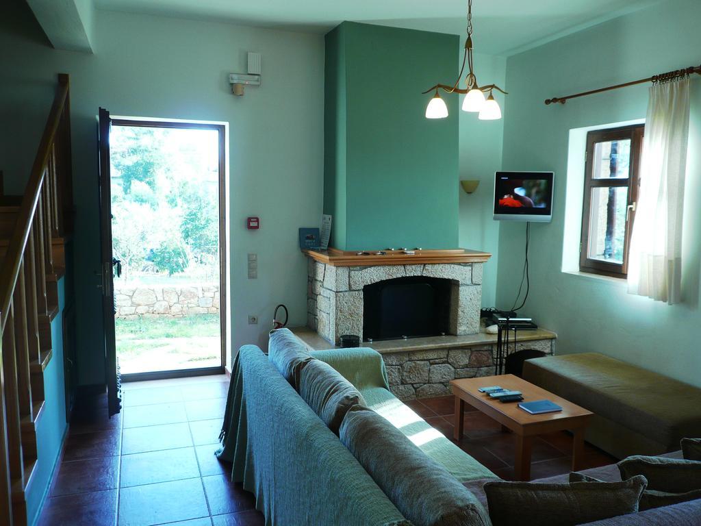 Maison Viros Kardhamili Bilik gambar