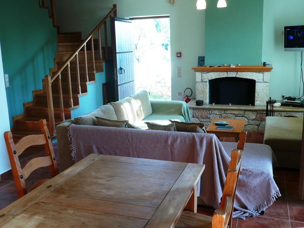 Maison Viros Kardhamili Bilik gambar