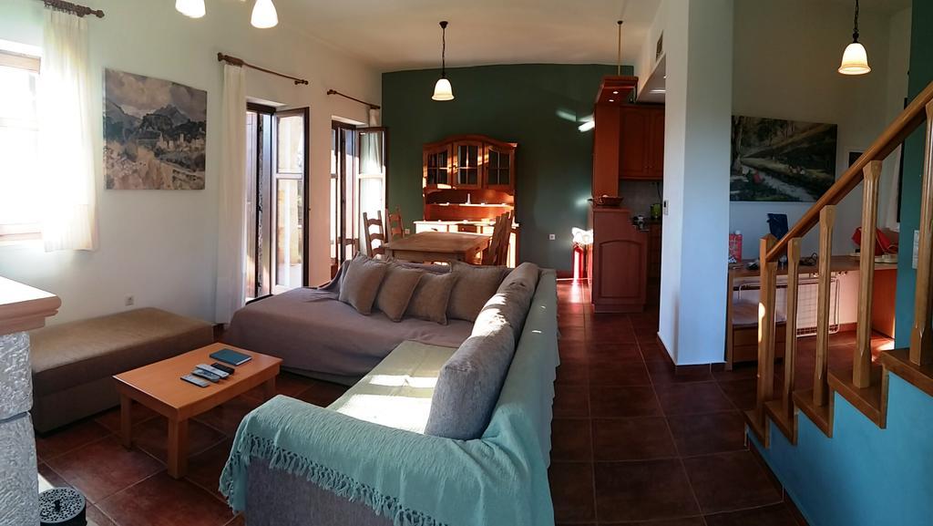 Maison Viros Kardhamili Bilik gambar