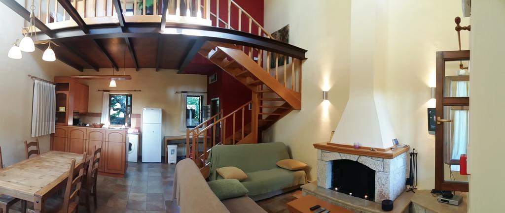 Maison Viros Kardhamili Bilik gambar